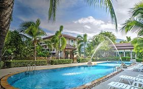 Whispering Palms Suite